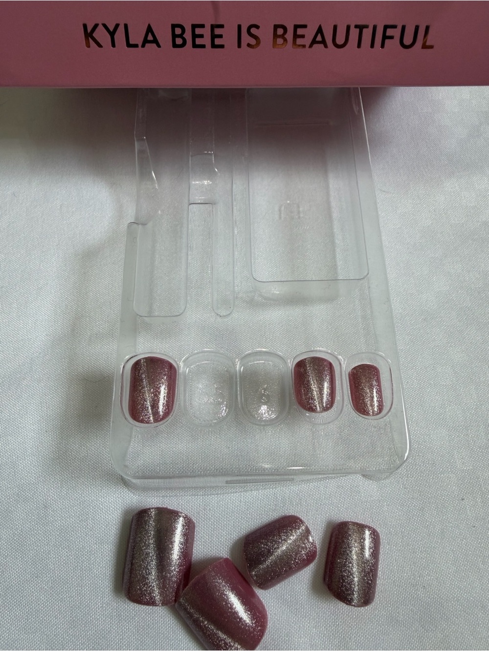 Red Aspen Dashes-extra nails - Picture 3 of 15